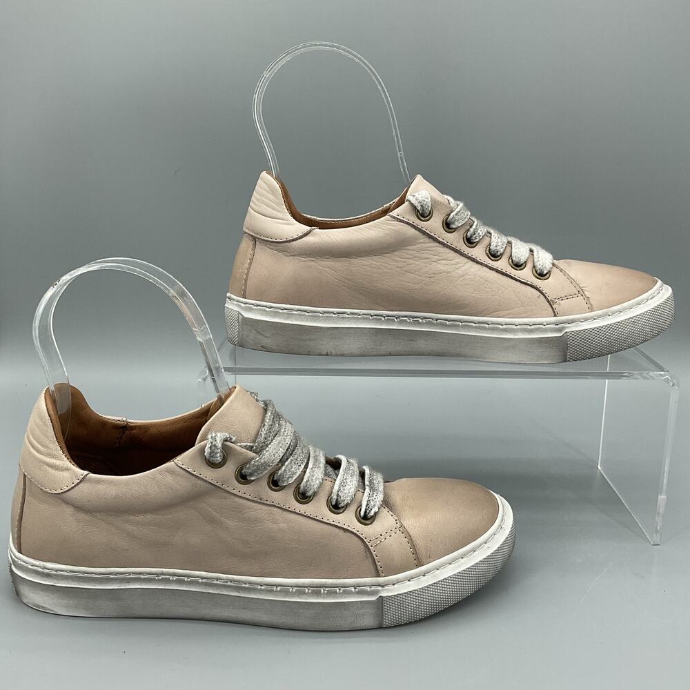 NEW Bueno Women’s Reece Leather Distressed Sneakers Beige Size 5.5 US/36 EU